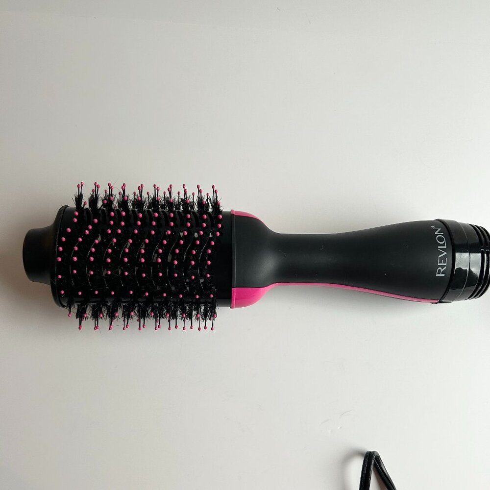Revlon One-Step Volumizer -  Dries & Volumizes in One Step! Pink RVDR5222